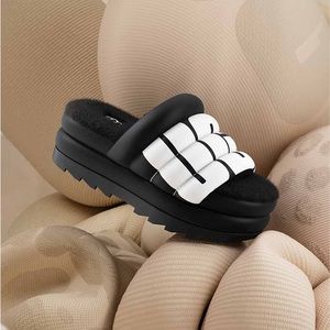 SHIPS SAME DAY- NEW UGG SLIDES size 10 GREAT GIFT IDEA